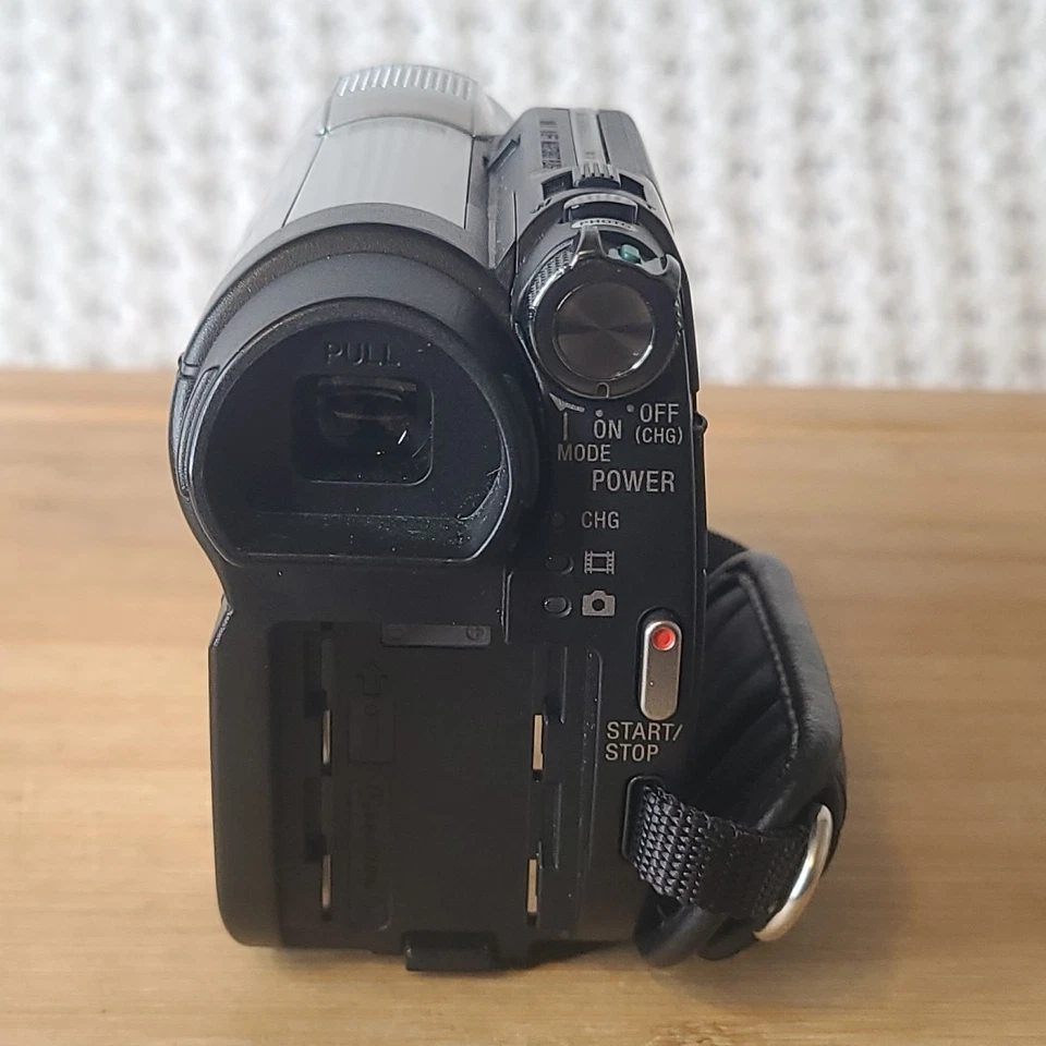 Sony Handycam DVD Camcorder DCR-DVD610 untested Very Clean NO BATTERY  - Image 4 of 4