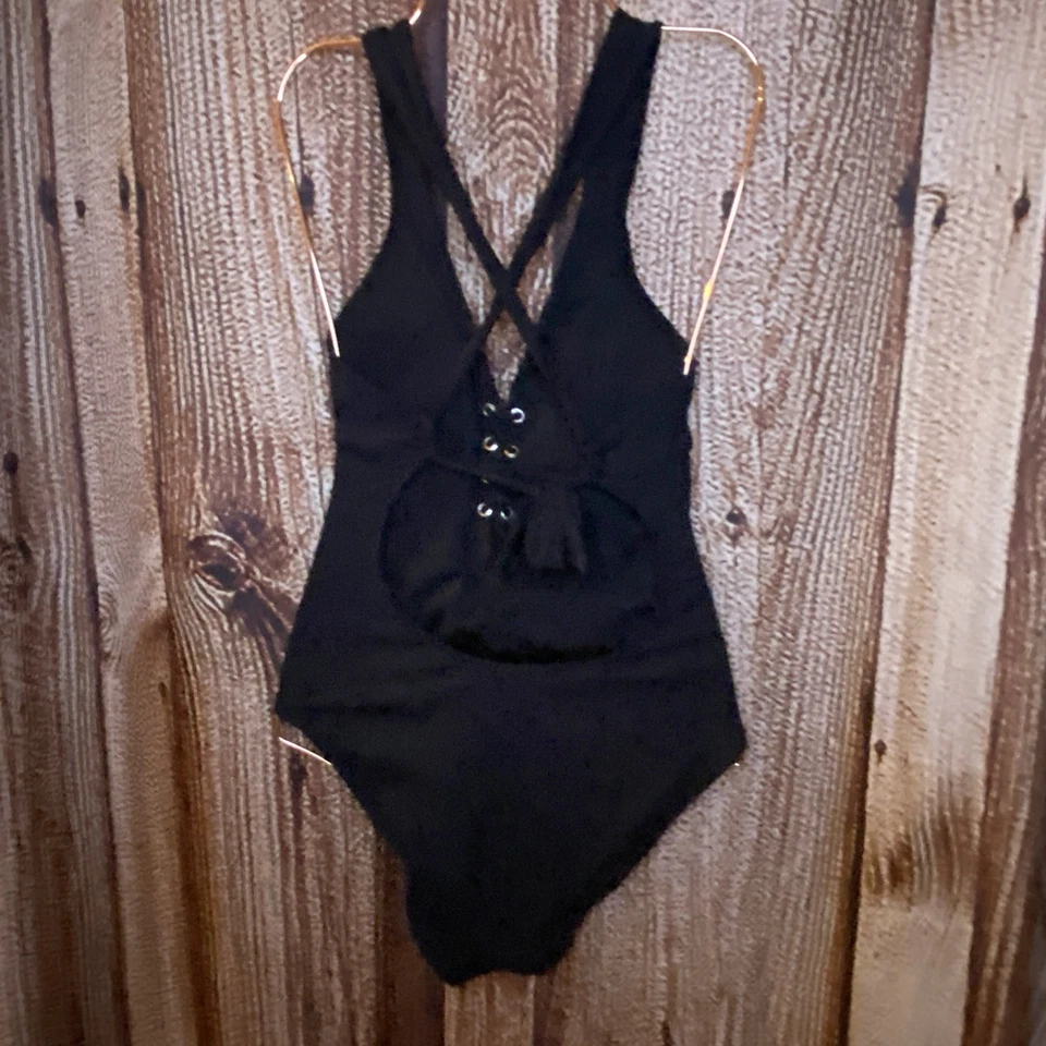 Traje de baño de una pieza Becca by Rebecca Virtue Gia negro acanalado con cordones talla mediana Foto 3 de 4