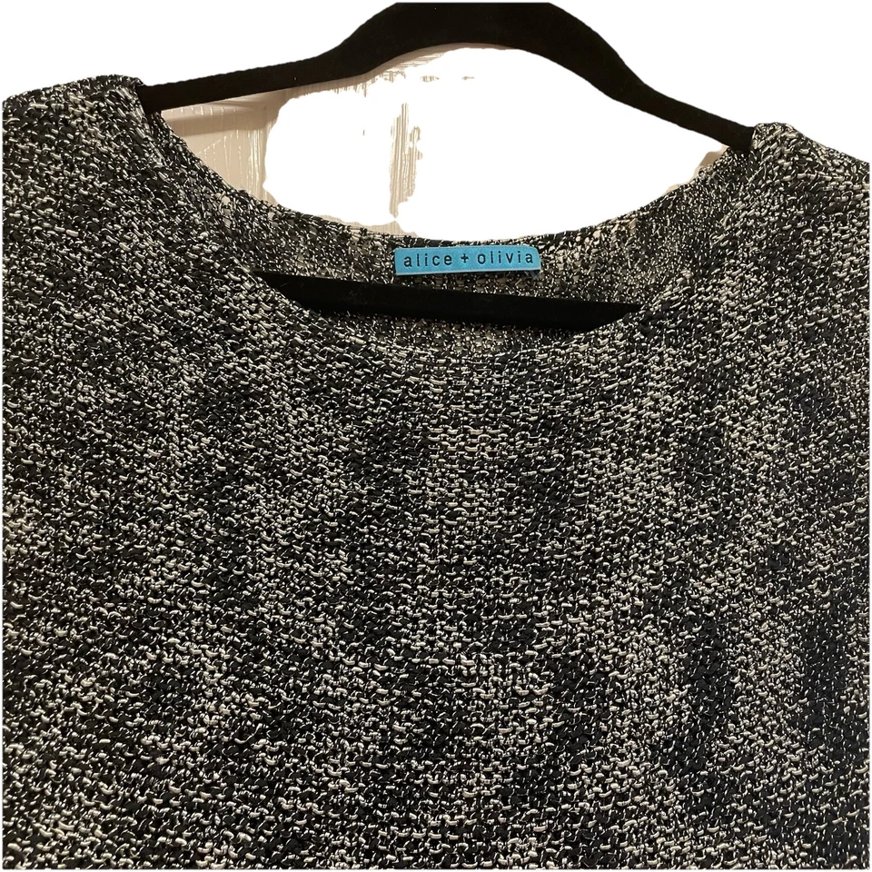 Blusa de metal sin mangas tejida negra ALICE + OLIVIA talla S Foto 3 de 4