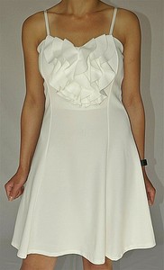 robe blanche courte evasee