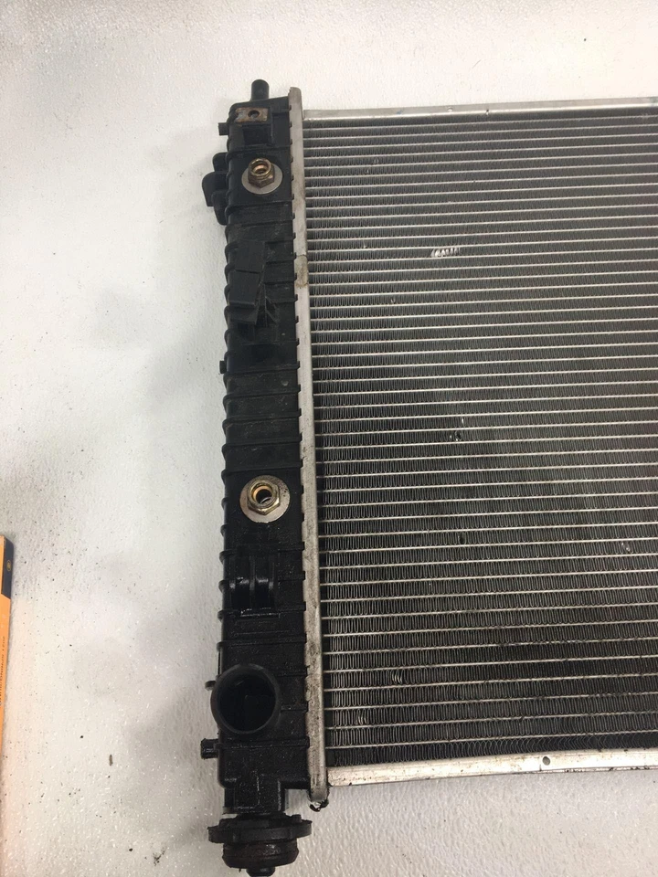 Radiator GMC ACADIA 07 08 09 10 11 12 13 14 15 16 17 Foto 3 de 4