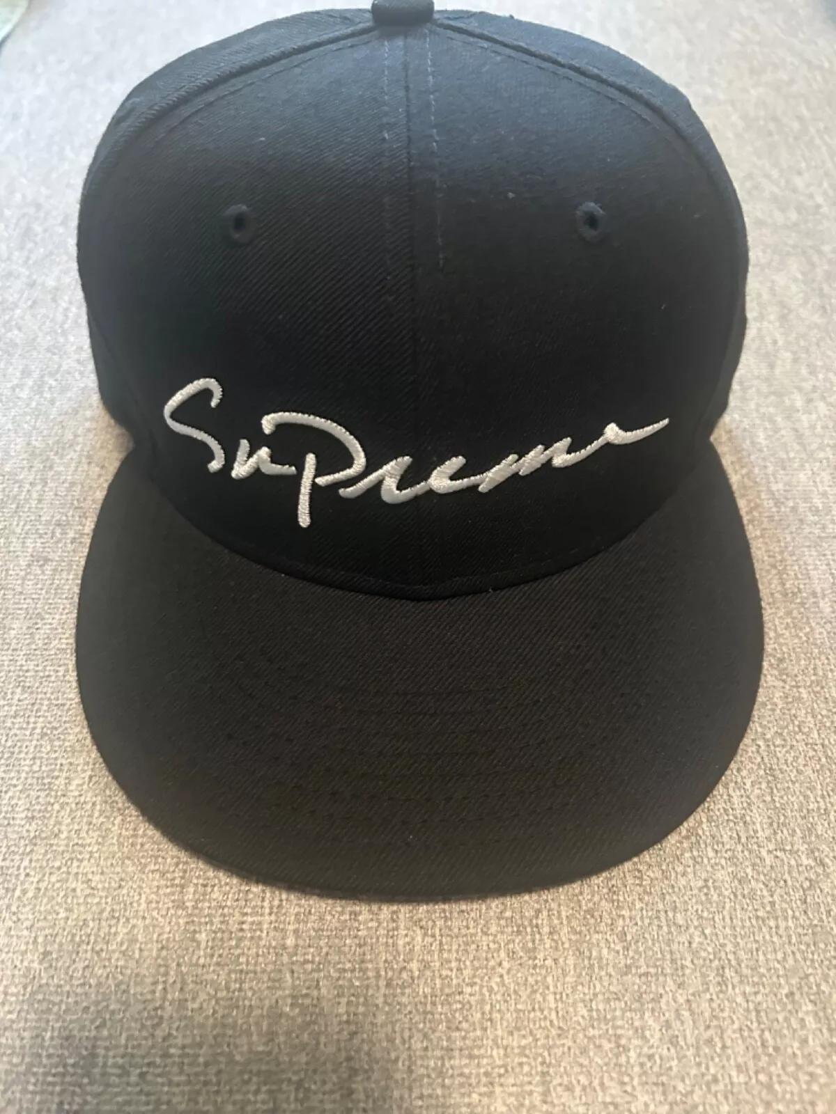 Chapeau Supreme Futura