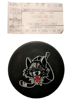 1998 CHICAGO WOLVES VS CINCINNATI CYCLONES IHL OFFICIAL GAME PUCK INGLASCO 