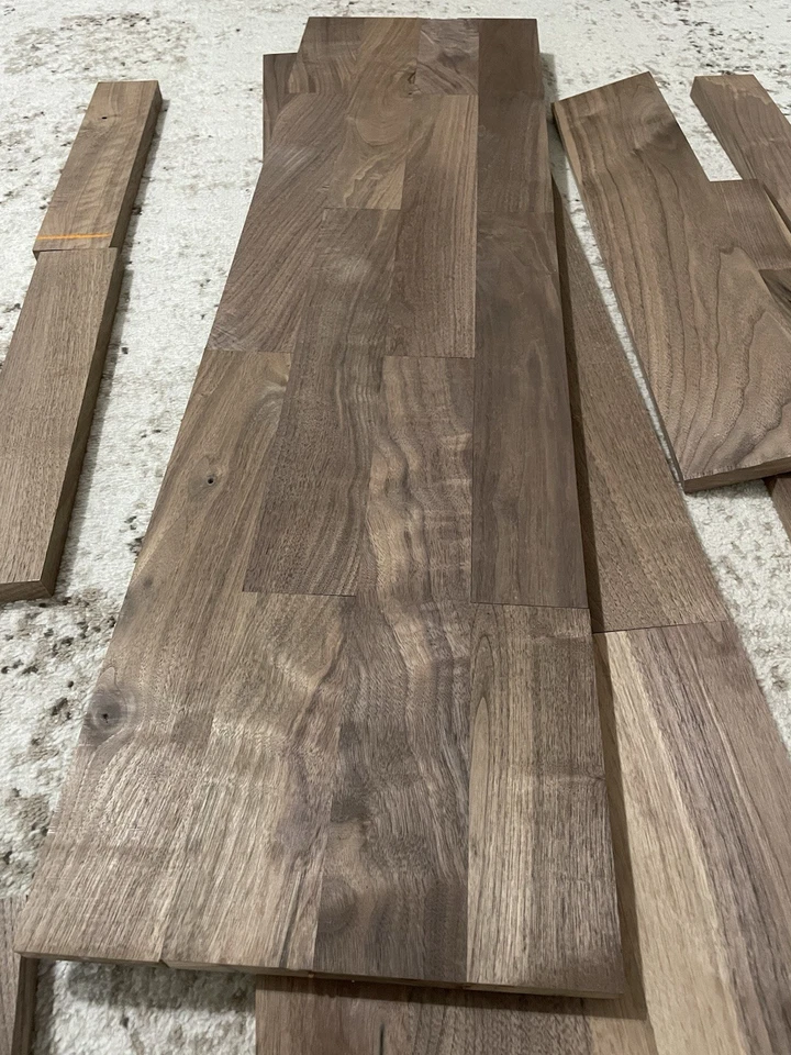 Mesa estantes de tablero de madera de nogal oscuro 48” x 12” x 1”. Añadir arena ligera y aceite Foto 3 de 4