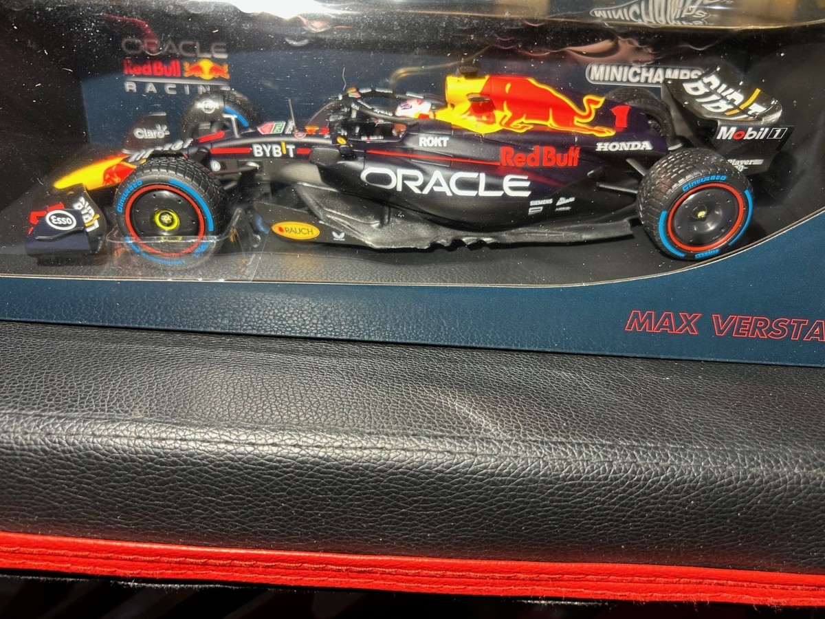 1/18 Minichamps - 2023 RED BULL-HONDA RB19 #1 MAX VERSTAPPEN