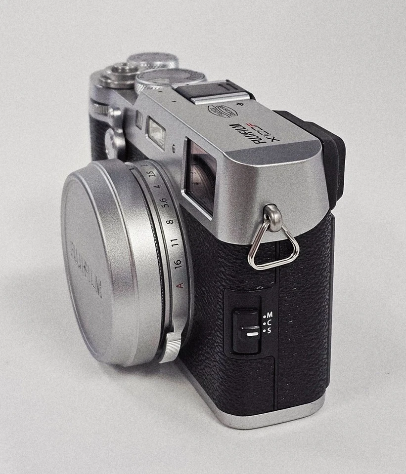 #Fujifilm X100F 24.3 MP Digital Camera-Silver(1600 count)  S/N 01927 + FUJI CASE - Image 4 of 4