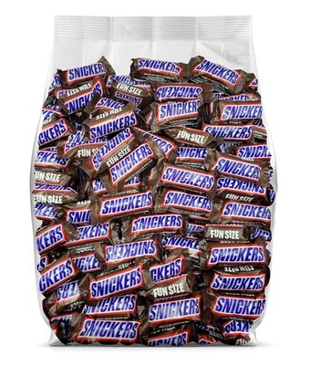 Snickers Milk Chocolate Fun Size, Bulk Holiday Wrapped Candy Bars (5 Pounds)