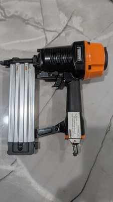 Freeman PCTN64 Pneumatic 14-Gauge Concrete T Nailer, 5/8'' 2-1/2'' Nails, Heavy...