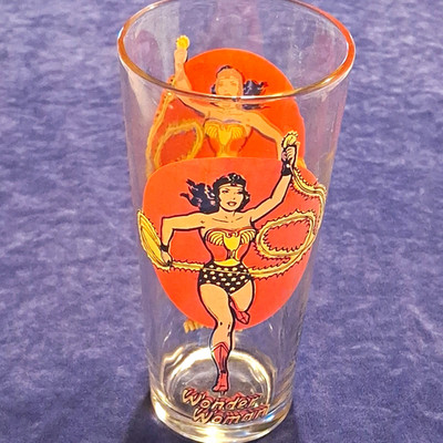 Vintage 1976 Wonder Woman Pepsi Super Series Collector Glass DC Comics