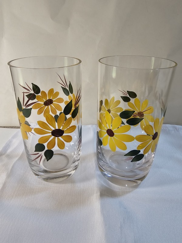 Vintage Vernon Kilns Metlox Brown Eyed Susan Glass Tumblers, HP ,5 1/2 in, EUC