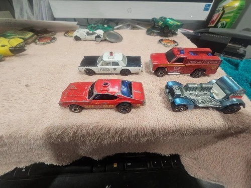 hotwheels redline cruiser,fire chief, special delivery, emergency