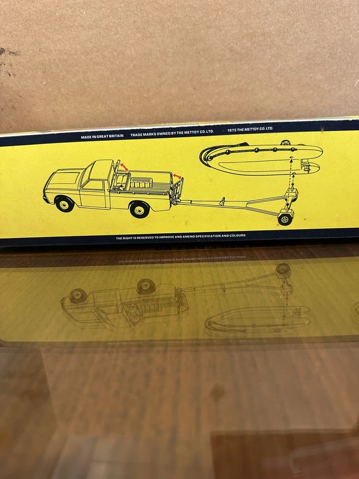 Corgi Gift Set 28 Diecast Madza B16000 Pickup Trailer & Dinghy Mint In Box - Image 2 of 4