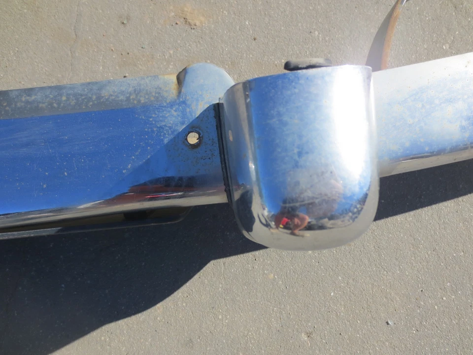 Rolls Royce 1967 67 parachoques delantero cromado OEM usado soportes protectores Foto 4 de 4