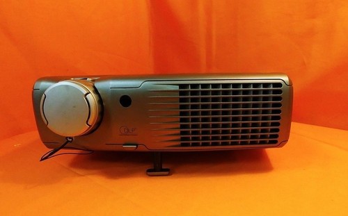 Dell 2300MP DLP Projector Home Movie Theater or Office Unit w/case - Picture 7 of 10