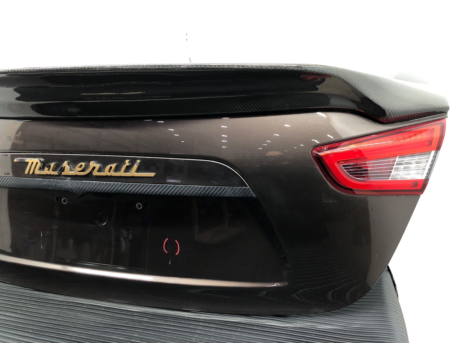 2014 - 2019 MASERATI GHIBLI M157 OEM REAR TRUNK DECKLID W/ CAMERA