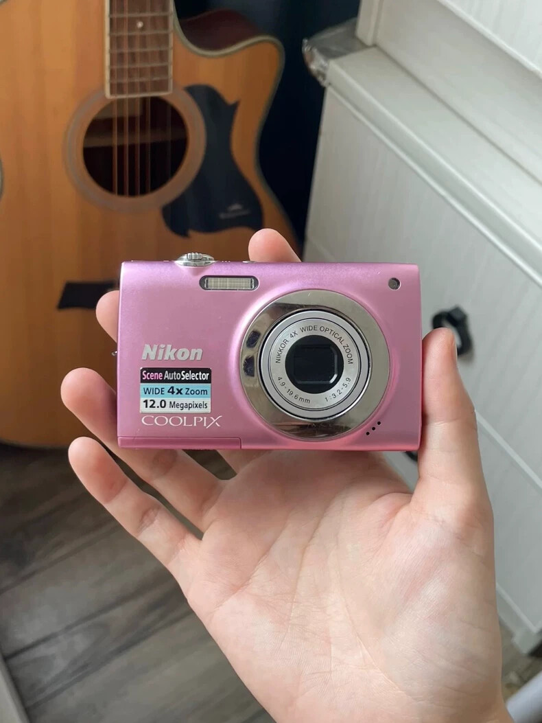 Nikon Coolpix S2500 PINK 12MP Digital Camera 4x Optical Zoom 100%WORK
