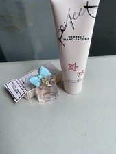 Marc Jacobs Perfect Eau de Parfum MINI Gift Set: Splash 5ml  Body Lotion 30ml.