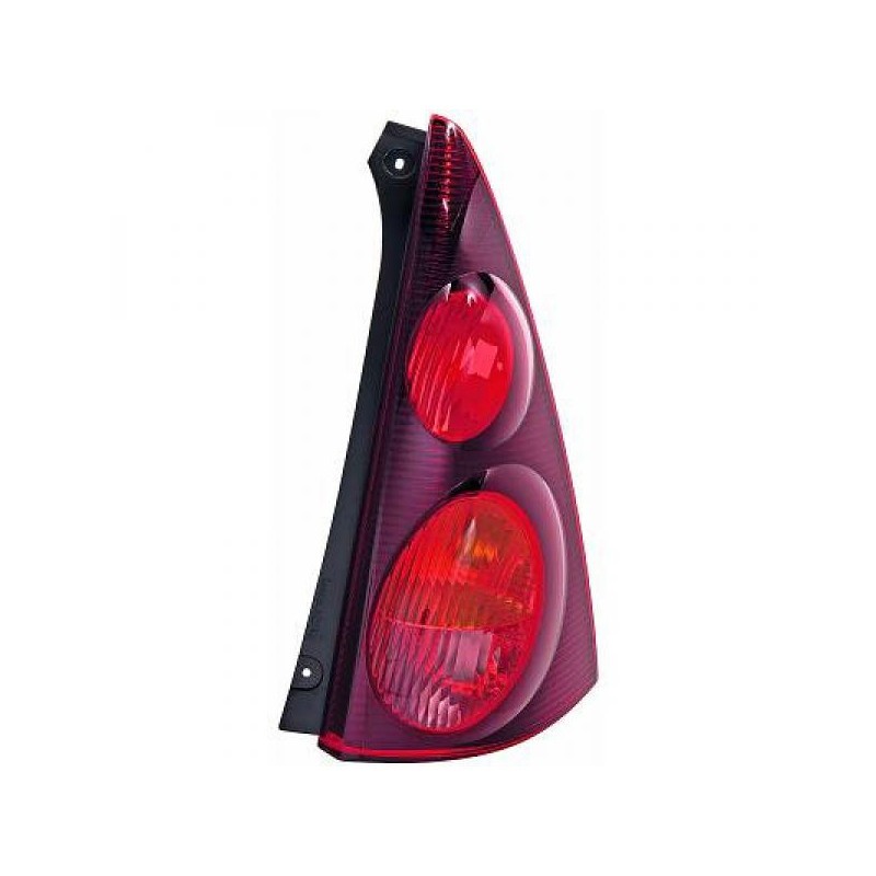 Réparer un phare cassé avec ce feu arrière gauche Peugeot 107 après 2012