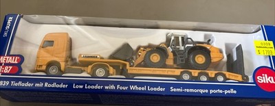 Low Loader with Four Wheel Loader Liebherr 580 SIKU Super 1839