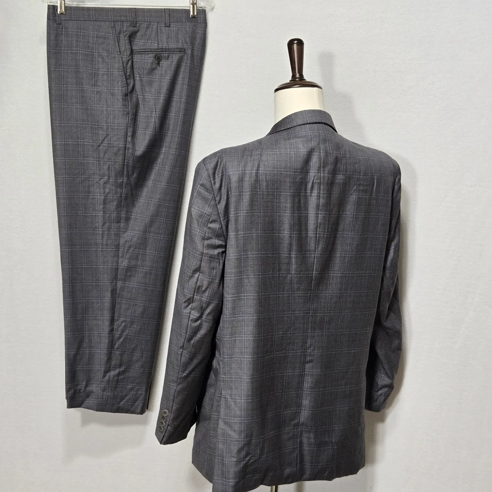 Traje Givenchy Vintage Para Hombre 2 Piezas Gris Oliva Cuadros Dos Botones Talla 48R Foto 4 de 4