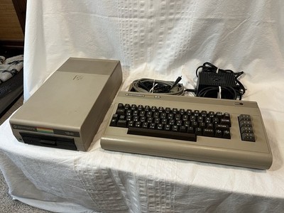 Commodore 64 Console + 1541 Disk Drive + Box/Accessories:  Powers On   No Video