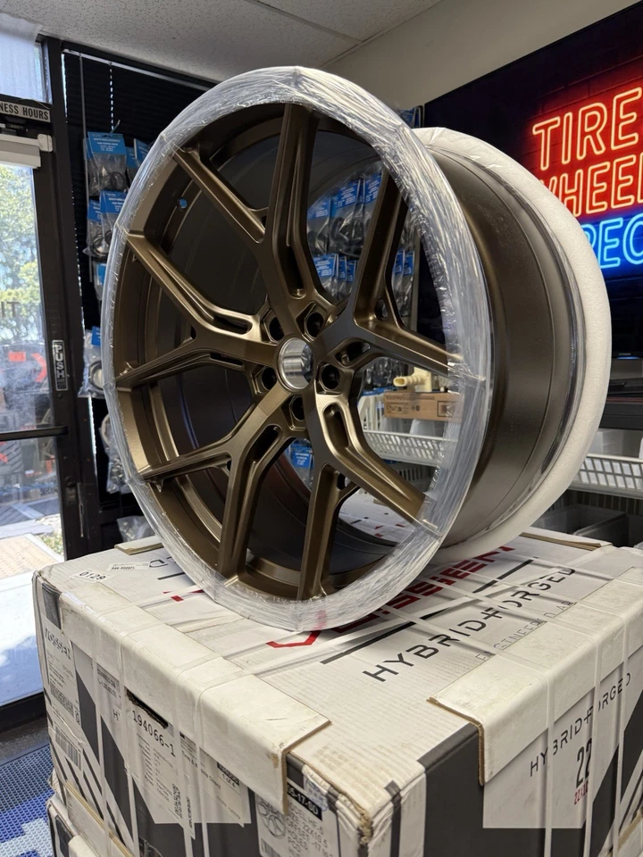 Vossen HF-5 22x10,5 / 5x112 / ET8 / Super Deep Face / 66,5 - Audi bronce mate Foto 3 de 4