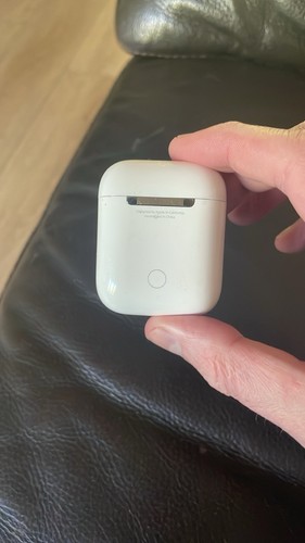 Apple AirPods 2nd Generation White - Picture 4 of 4