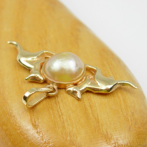 Kangaroos & 8mm Round Australian Mabe Pearl Pendant Genuine 375 9k Yellow Gold - Picture 10 of 12