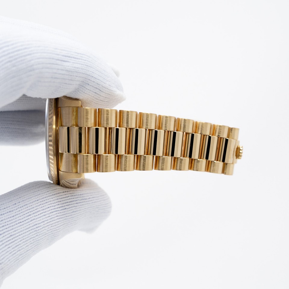 Rolex DayDate 18238 Yellow Gold President Champagne Index Preowned