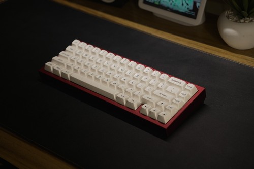 Custom 65% Mechanical Keyboard (Super Thocky and Creamy) READ DESC! - Picture 2 of 18