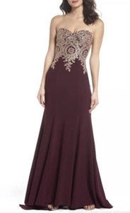 xscape appliqué corset gown