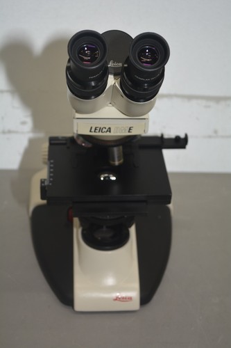 ^ Microscopio composto verticale Leica DME con obiettivi 4x 10x 40x 100x #X1100 - Foto 3 di 15