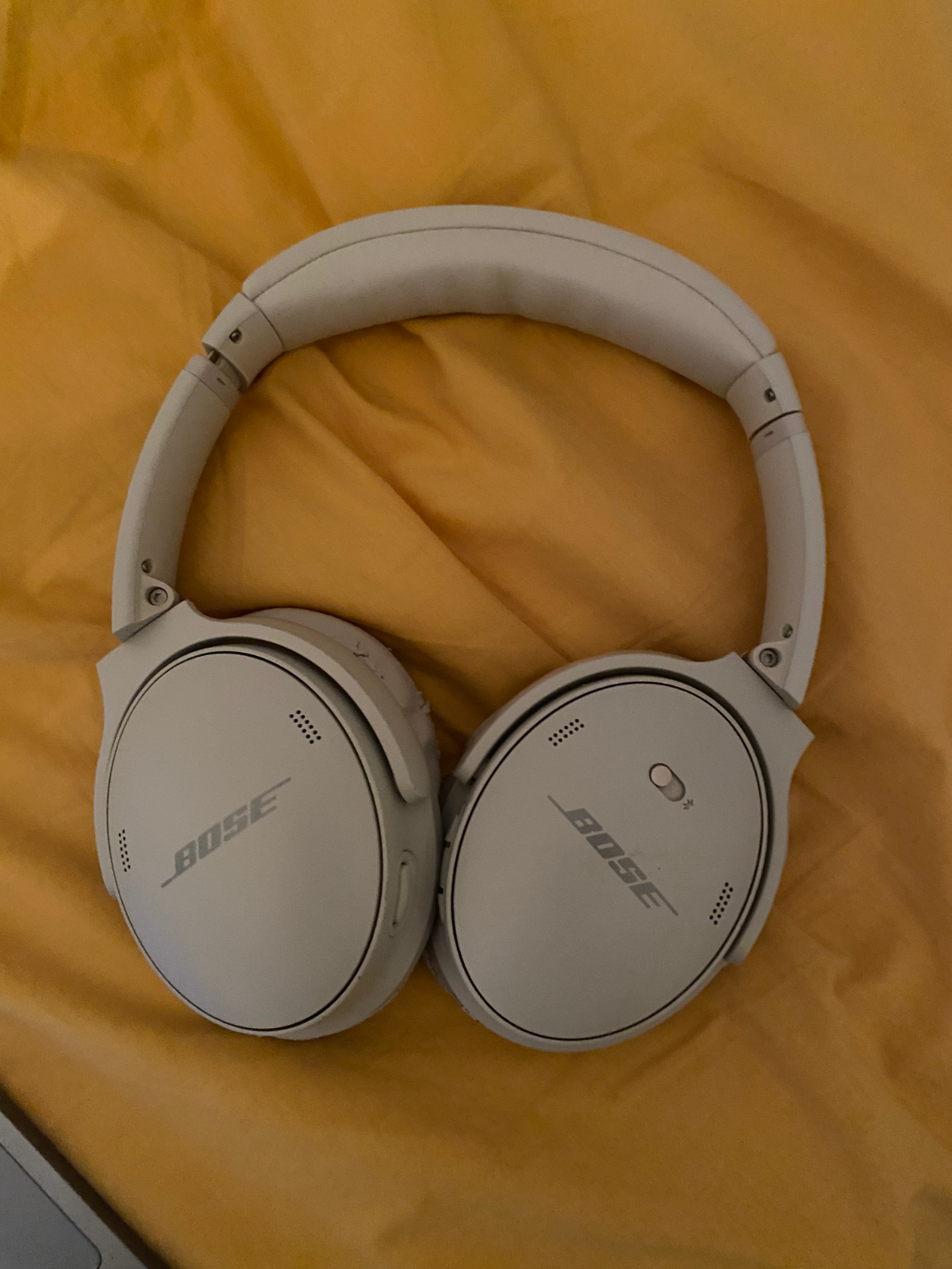 Bose QuietComfort Wireless Over-Ear Headphones - White Smoke - Used but Working-image