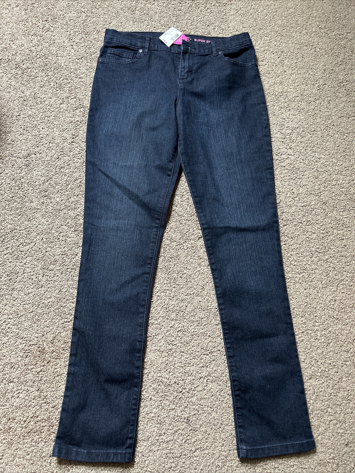 Picture 1 of 6