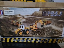 DOUBLE E Remote Control Truck Excavator Toy