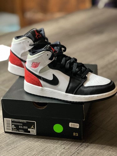 jordan 1 mid red mint