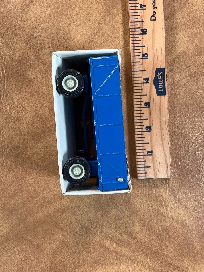 Vagón de granja azul Ertl 1/32 de colección nuevo stock antiguo juguete de granja fundido a presión no. 1977-241H Foto 2 de 4