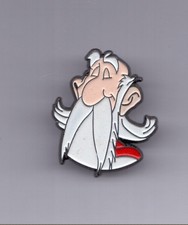 PIN'S . UDERZO / GOSCINNY . PANORAMIX ( ASTERIX ) . 1990' . ( PIN'S B23 )