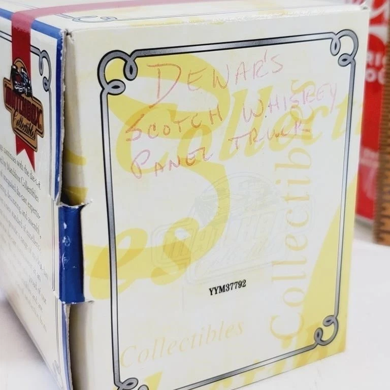 MATCHBOX COLECCIONABLES - RENAULT AG 1910 - CAMIÓN DE WHISKY DEWAR'S - 4" DE LARGO Foto 4 de 4