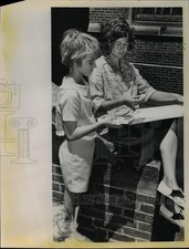 1962 Press Photo Laura Lolberk and Mary Hrabick at Wilbur Wright Playground