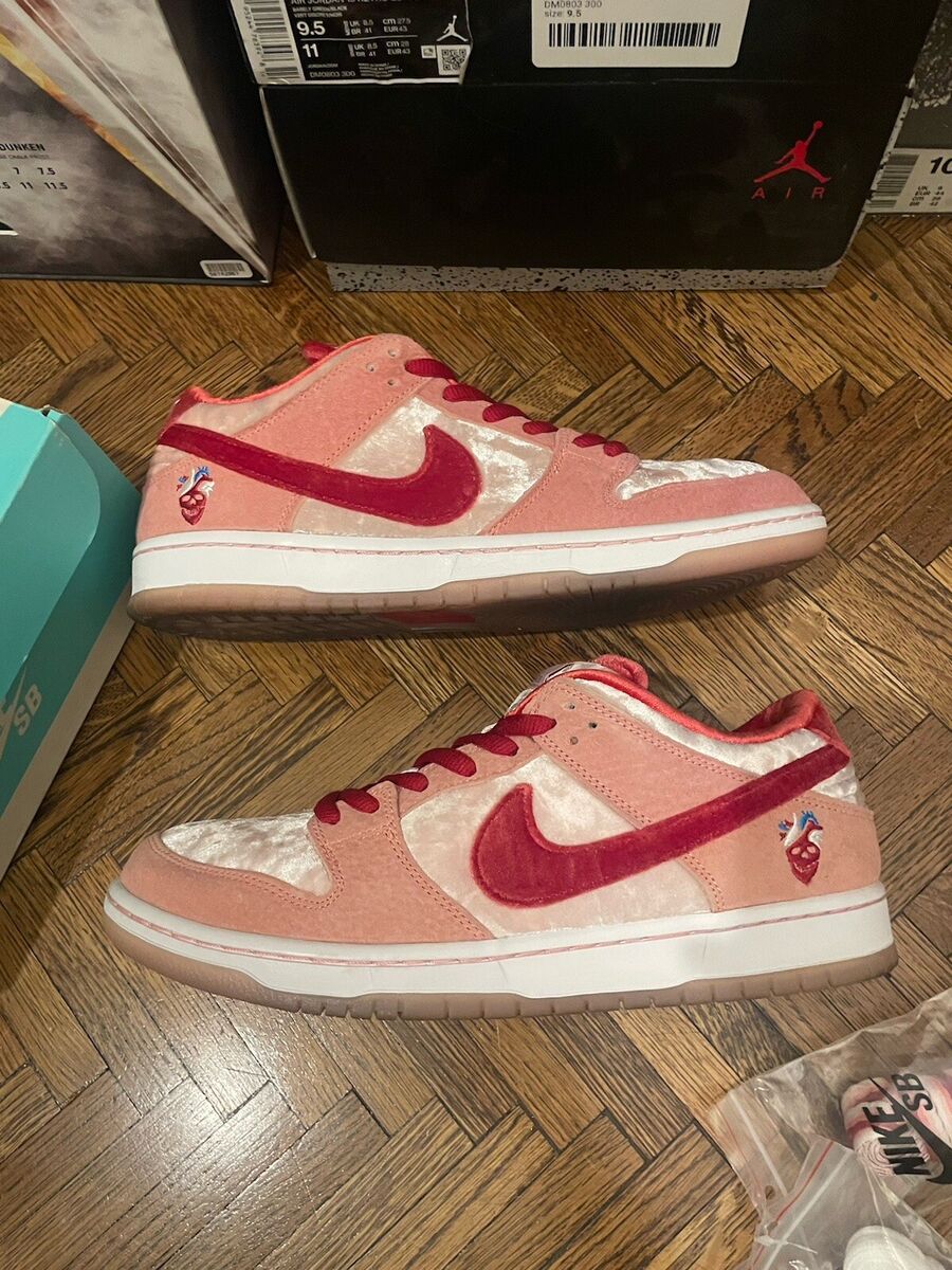 Size 9.5 - Nike Dunk Low SB x StrangeLove Valentines Day Size 9.5 - Nike Dunk Low SB x StrangeLove Valentines Day