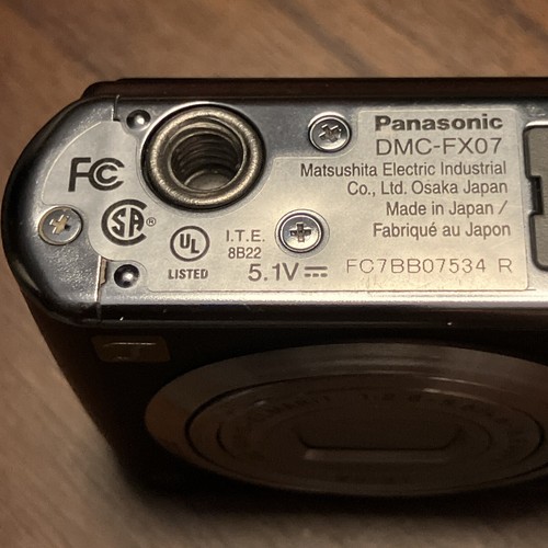 Panasonic LUMIX DMC-FX07 7.2MP Digital Camera FOR PARTS - Picture 10 of 10