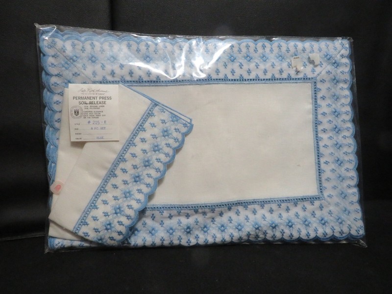 SAKS FIFTH AVENUE BELGIAN TABLE LINENS ~ PLACEMATS NAPKINS 8 PC SET
