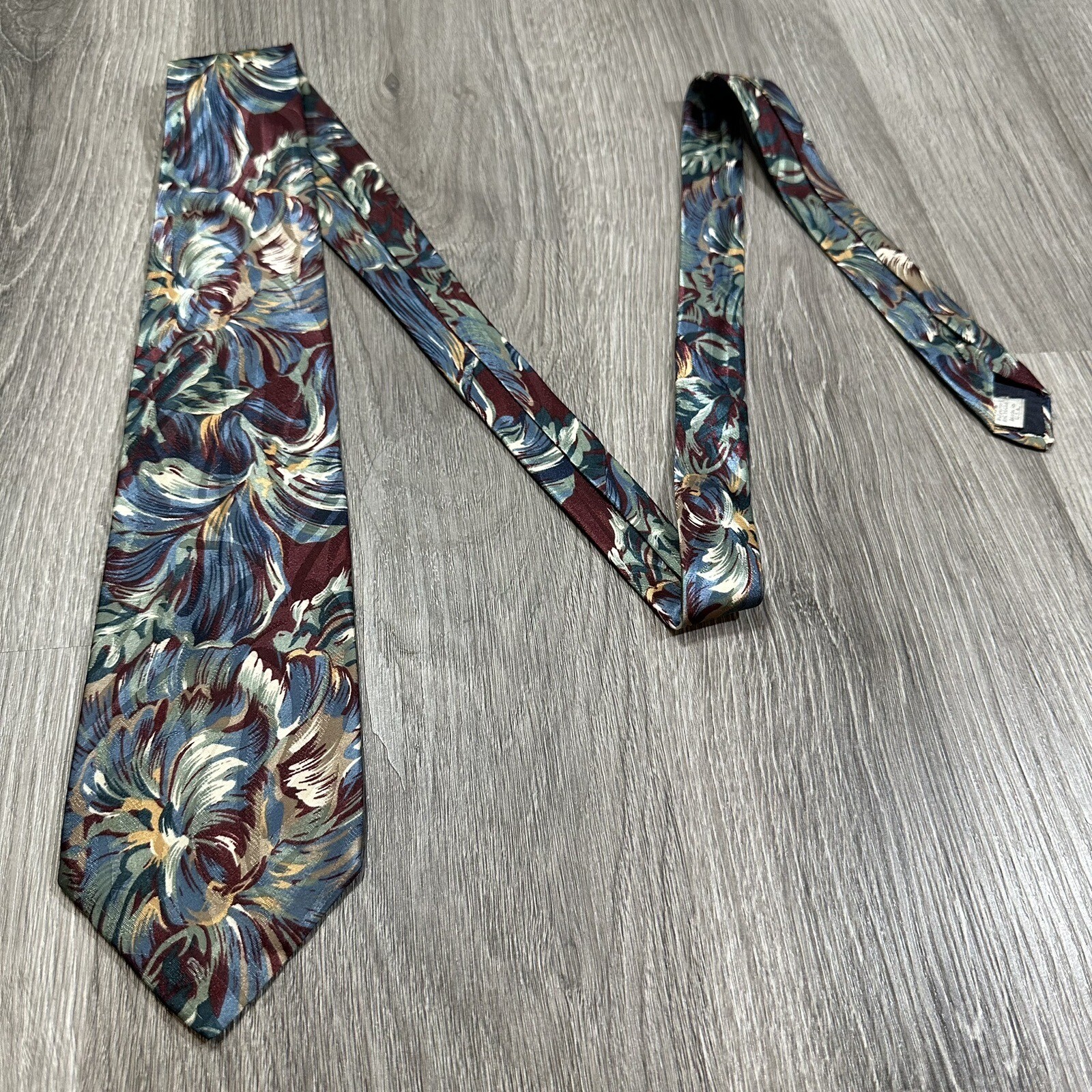 Camden Court Mens Neck Tie Men Retro Floral Multicolor Polyester Made In USA