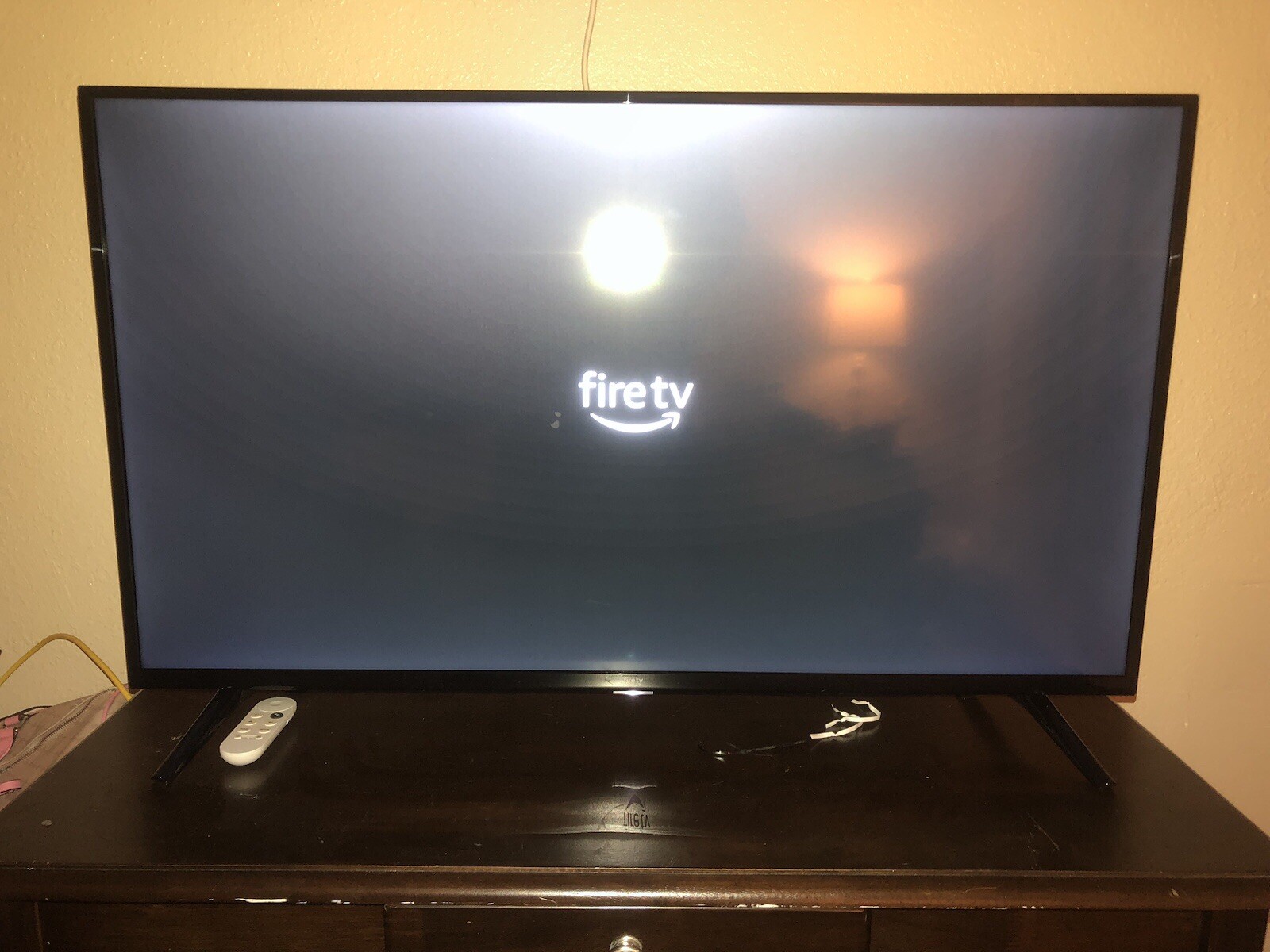 Amazon Fire TV 2-Series 40-Inch 1080p Full HD Smart TV with Alexa Voice Remote (2024 Model) - Excellent Condition