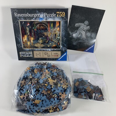 Ravenburger Escape Puzzle - Vampire Castle (759 Pieces, Level 4) Complete!