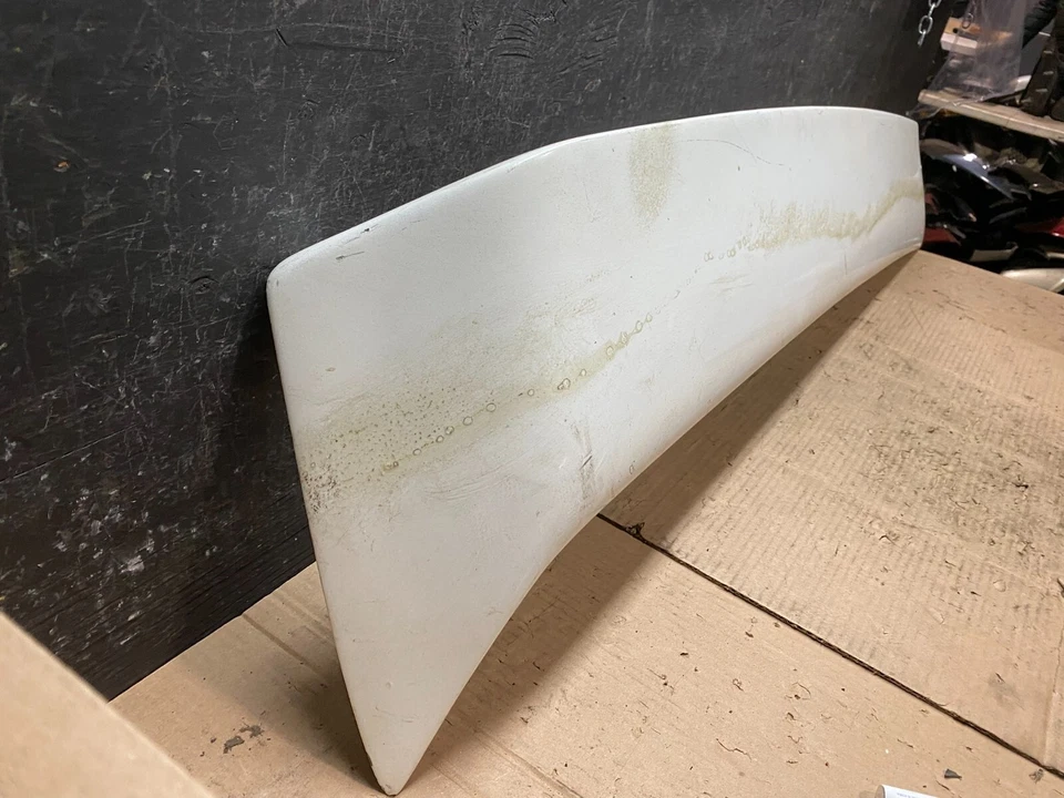 Chevrolet Camaro Z28 1991 a 1992 escotilla trasera cubierta de elevación alta alerón presa de aire G8509 Foto 2 de 4