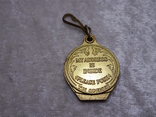 Benson & Hedges Design Messing Adress Amulett & Flaschenöffner - Vintage 1973