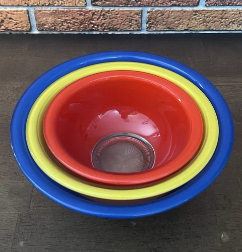 Vintage PYREX Clear Bottom Primary Colors Nesting Mixing Bowls - Set of 3