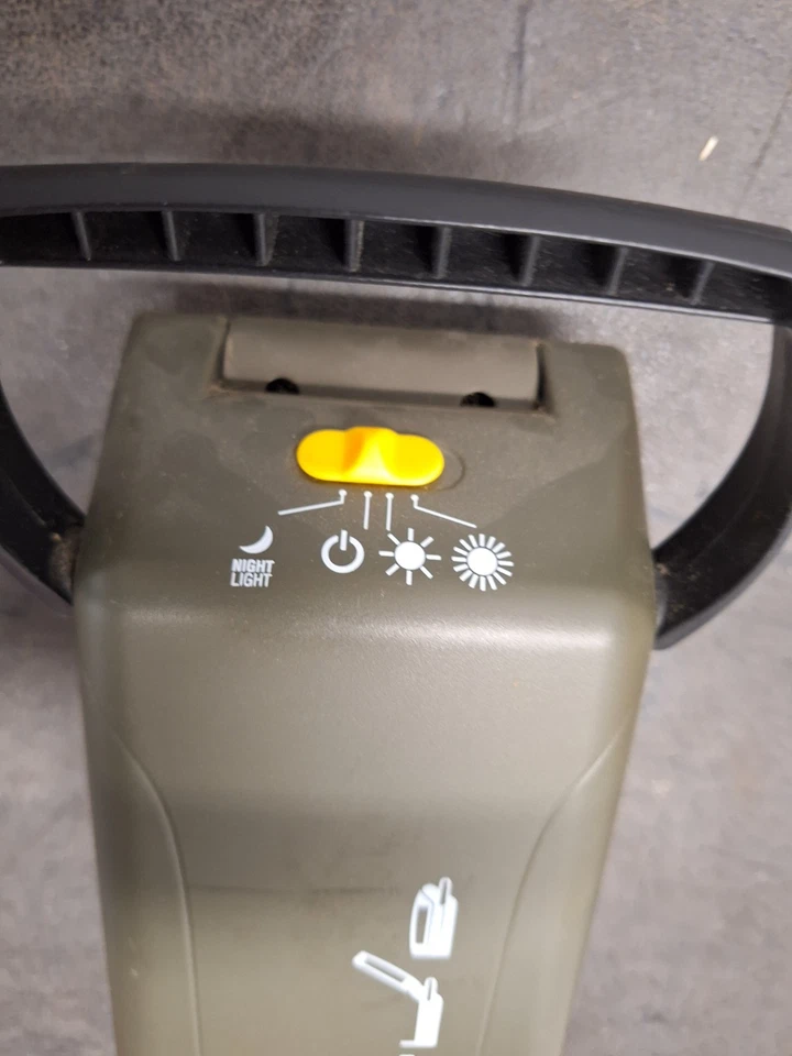 Energizer LED Night Light / Weather Ready Flashlight, 8"x5"x4" lightweight, gray - Image 3 of 4